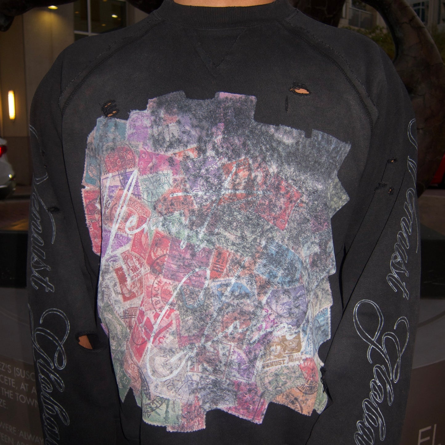 FADING STAMPS CREWNECK