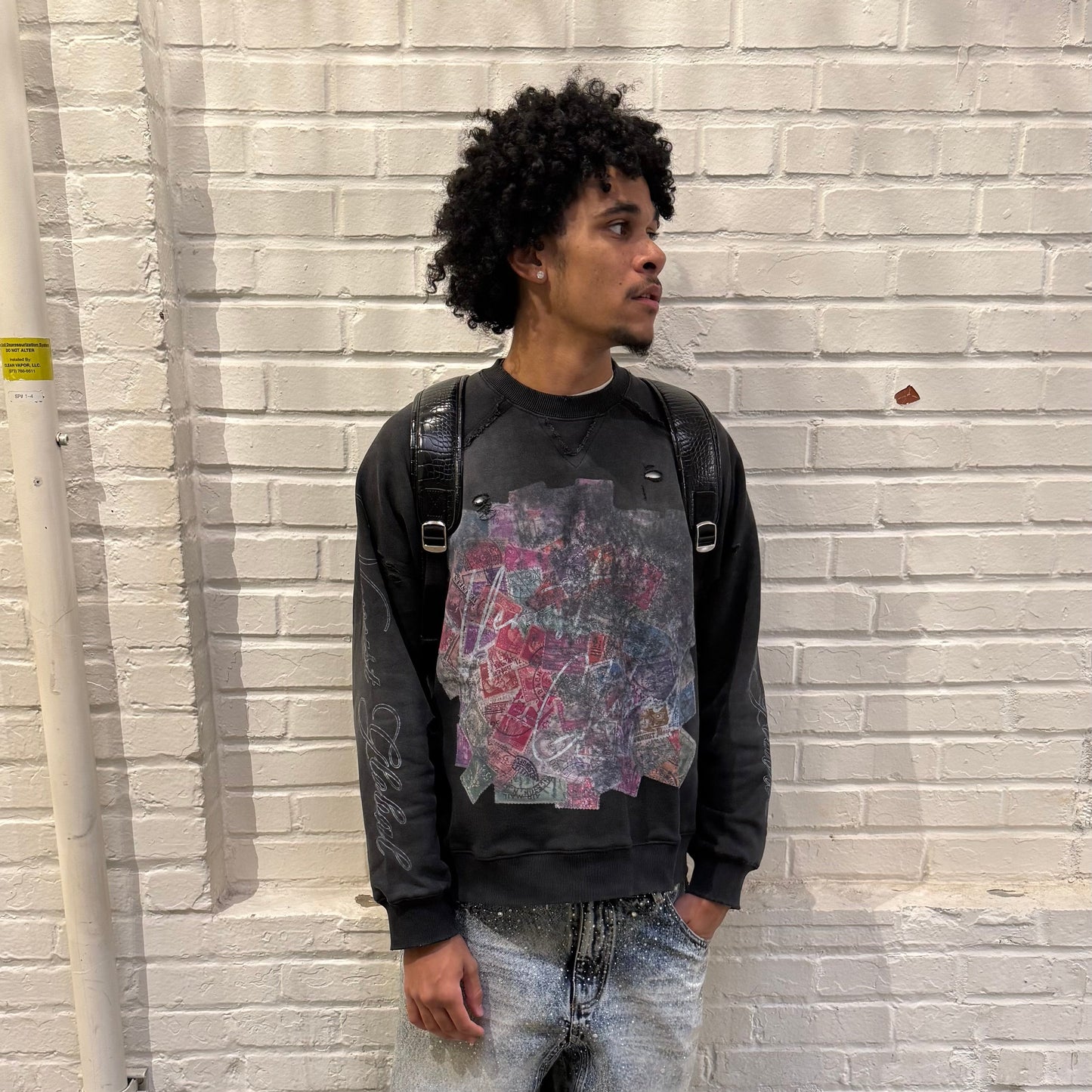 FADING STAMPS CREWNECK